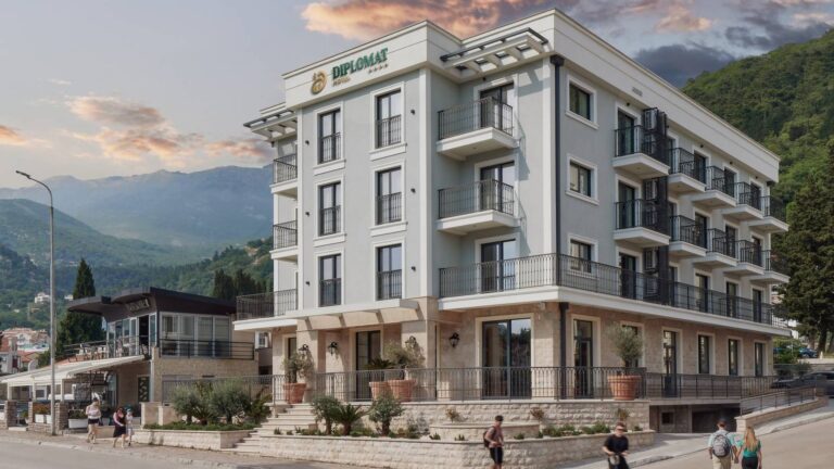 HOTEL DIPLOMAT BY AYCON 4* – Budva, Juodkalnija