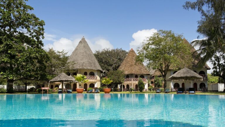 Neptune Paradise Beach Resort & Spa 4* – Mombasa, Kenija